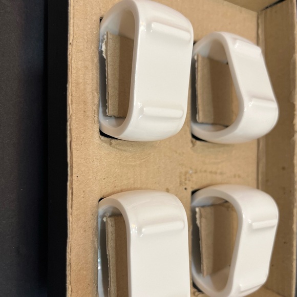 Vintage Napkin Holders 2 sets Of 4 ( For 8 Place Settings). "New" - Picture 9 of 9